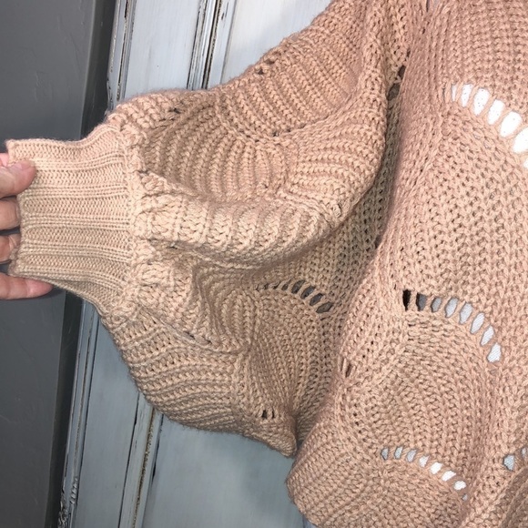 Elodie Blush Open Weave Batwing Sweater Size Medium - Picture 4 of 10